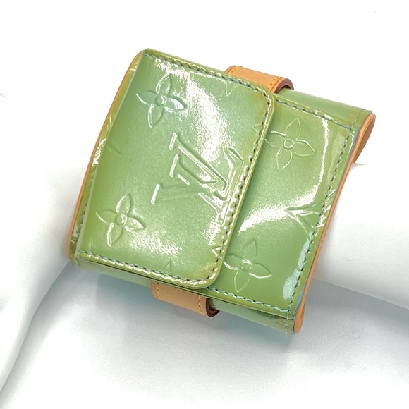 LOUIS VUITTON Lafayette Street Coin Purse in Green Vernis and Baby Blue Leather - Picture 1 of 11